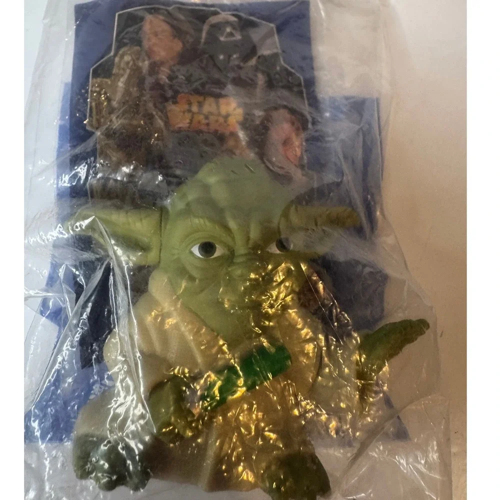 New Sealed Vintage 2005 Star Wars Yoda Magic 8 Ball Burger King Toy
